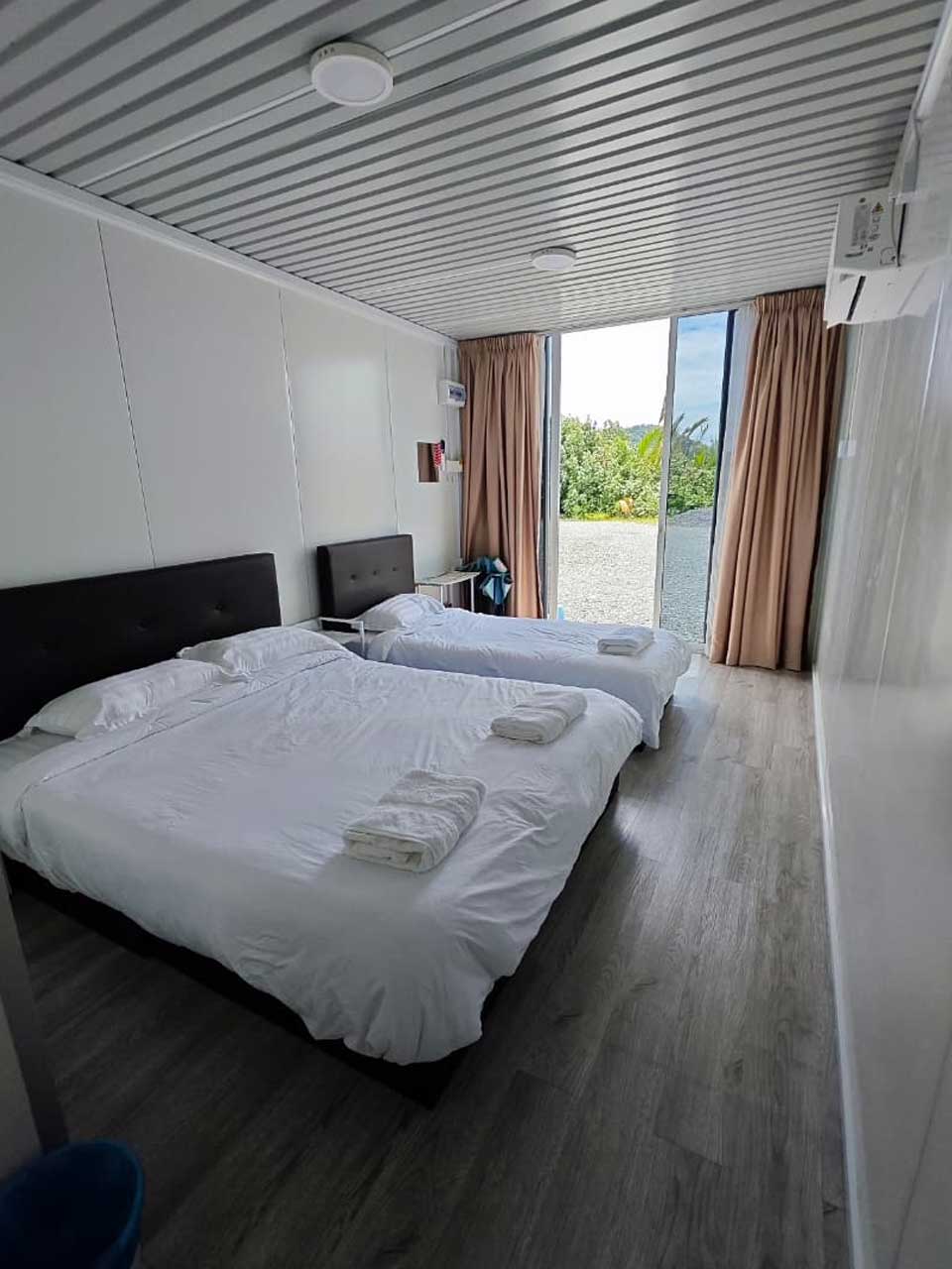 Laypark by the river cabin resort dungun